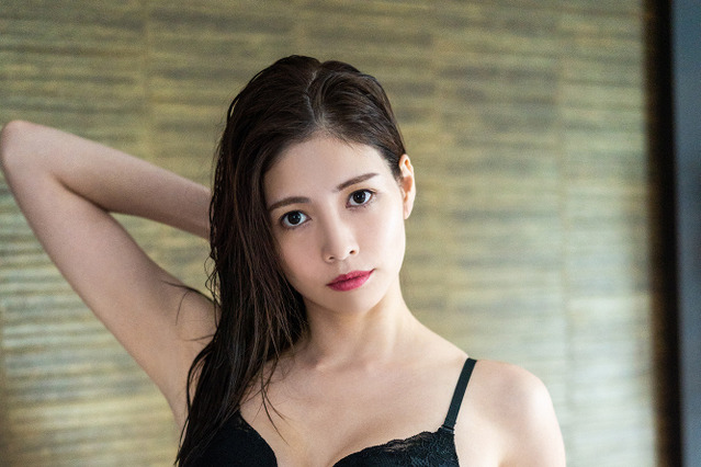 インフルエンサー・得あゆが初写真集！セクシーな下着姿も解禁！ 画像