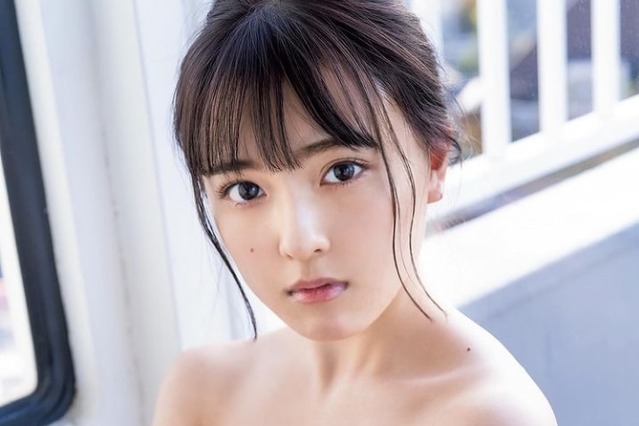 元STU48・由良朱合、柔肌セクシーなビキニショット！「グラマラス」「攻めてる!!」 画像