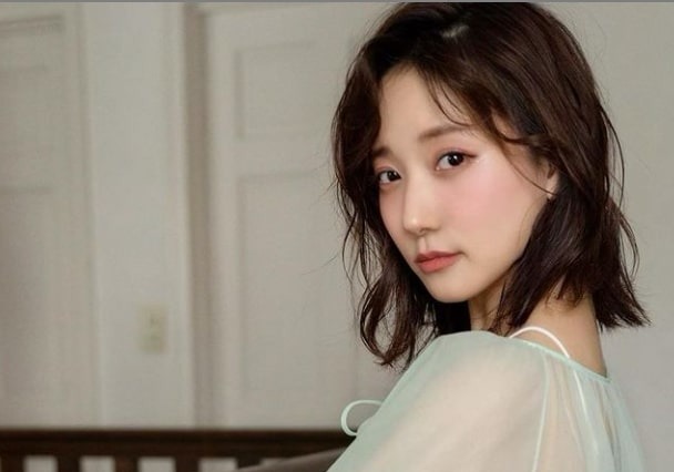 橘ひと美、“ちょっと大人”なセクシーショット披露！シースルー衣装姿に「色気満載」「ドキッとした」 画像