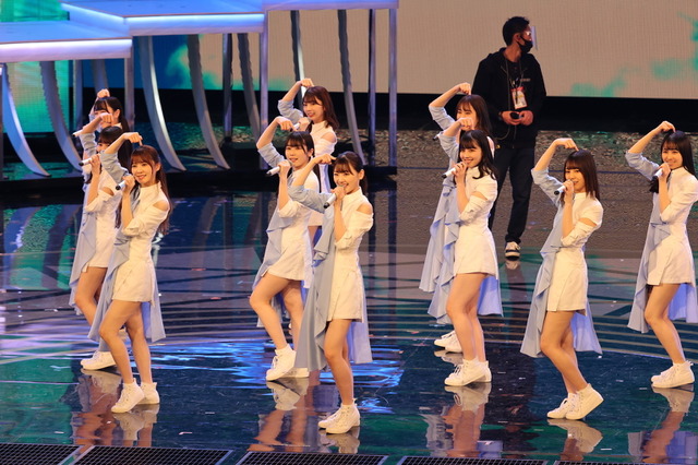 【NHK紅白歌合戦】日向坂46、美脚全開衣装でリハーサル「パワーアップしたパフォーマンスを」 画像