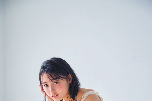 乃木坂46・遠藤さくら、パープルワンピで爽やかなグラビア披露 画像