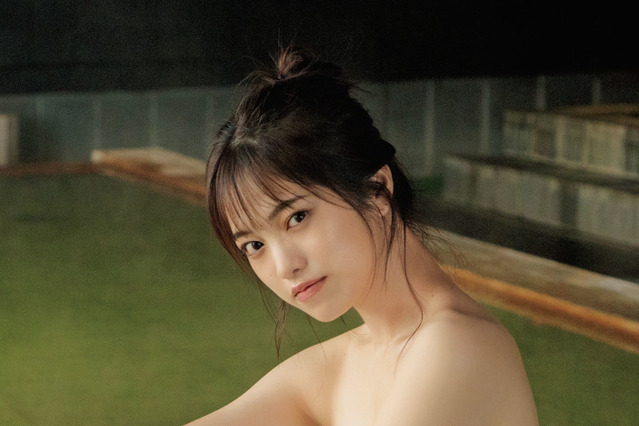 森みはるが週刊誌初表紙！温泉での大胆カットも 画像