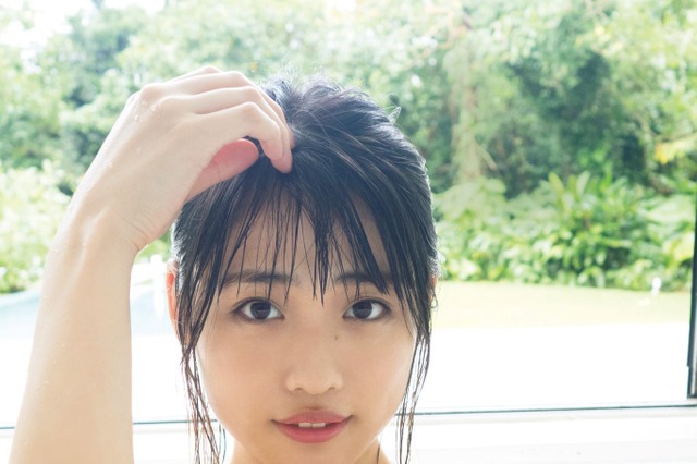 石田桃香、「少し恥ずかしい」入浴シーン解禁！……ファースト写真集『MOMOKA』 画像
