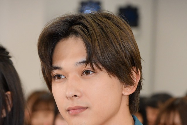 吉沢亮&小林優仁、大河ドラマ『青天を衝け』“W栄一”の2ショット写真にネット歓喜 画像