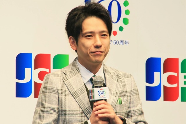 二宮和也、嵐の活動休止後、初の公の場！2021年は「お芝居もバラエティーもチャレンジしたい!」 画像