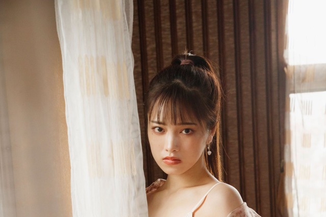 ニジマス・森みはる、1st写真集『24』重版決定！記念アザーカットには“キス顔”も 画像