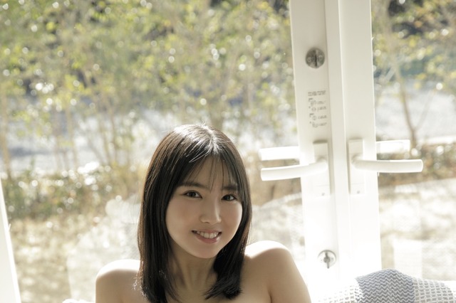 現役高校生グラドル・沢口愛華、迫力ボディの表紙&グラビアに登場 画像