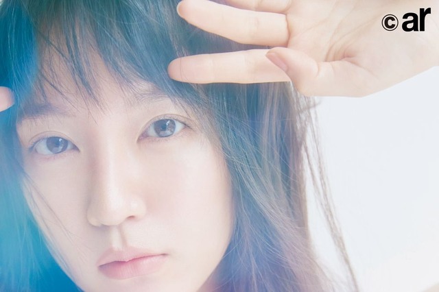 吉岡里帆、女性誌で美しい谷間披露！接写カットも盛りだくさん 画像