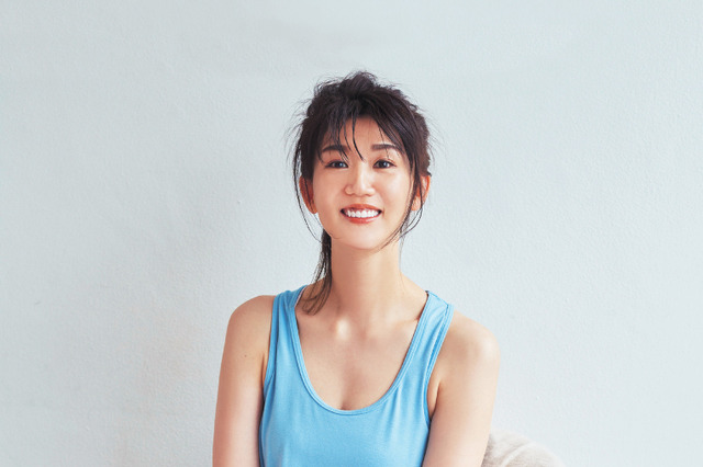 栗原恵、グラビアオフショットに「女神」「色っぽい」と絶賛の声 画像