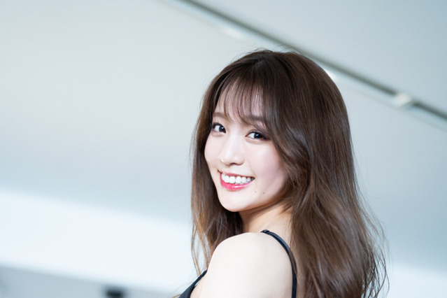 志田友美、7年ぶりの写真集で鍛え上げた美脚&美尻披露 画像