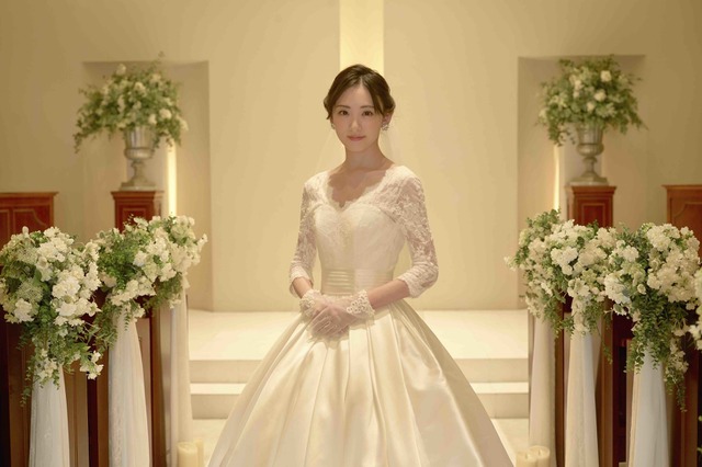生駒里奈、美しいウエディングドレス姿を披露!他アーティストのMVに初出演! 画像