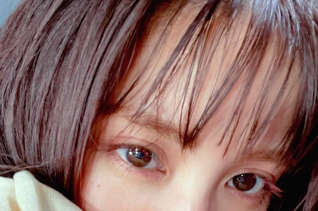 石川恋、濡れ髪にピンクメイクのドアップカットが色っぽいと好評 画像