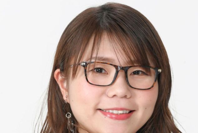 相席スタート・山﨑ケイ、昔のメガネなし履歴書写真を公開 画像