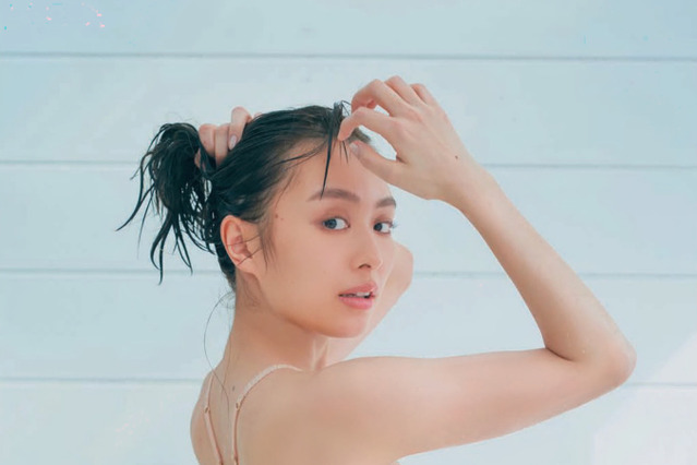 内田理央、下着のままお風呂に入浴……オフショ動画にファン興奮 画像