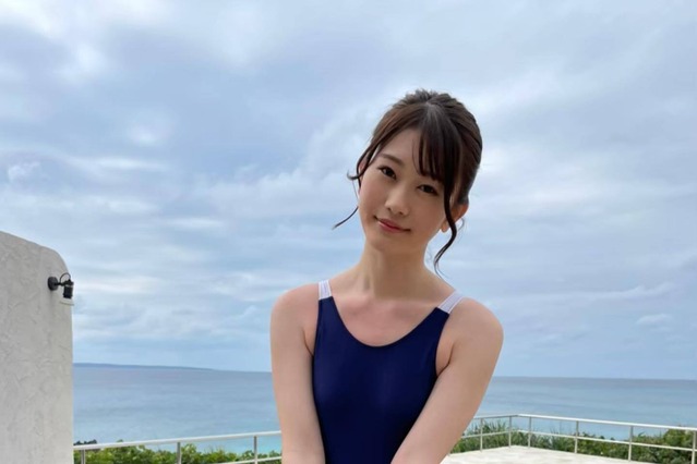 ミスFLASH候補・笹岡郁未、初グラビアでスレンダーボディ魅せる！ 画像