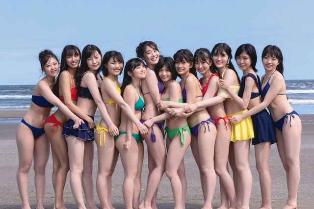 虹コンメンバーがビキニで集合！7周年記念BOOK先行カット公開 画像