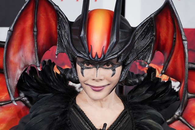 デヴィ夫人、デビルマンのコスプレで登場し「私がデヴィ“ル”夫人です」 画像