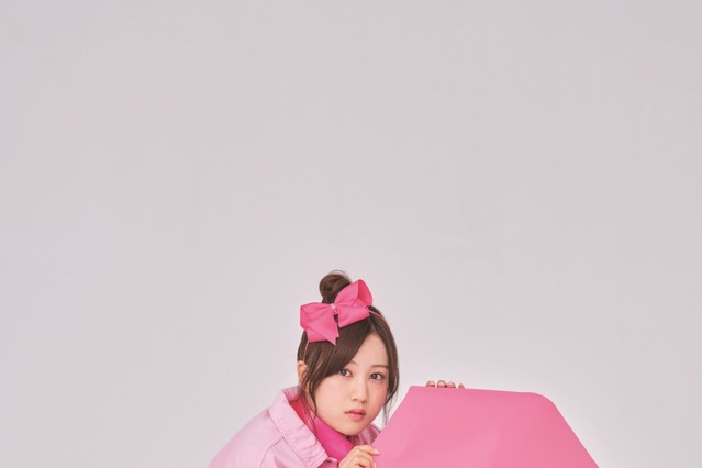 乃木坂46・星野みなみがド派手な全身ピンクコーデ！可愛さたっぷり表紙・巻頭グラビア 画像