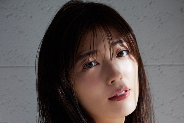 工藤美桜が色っぽく肩出し……FRIDAYウェブ版でグラビア150カット公開 画像