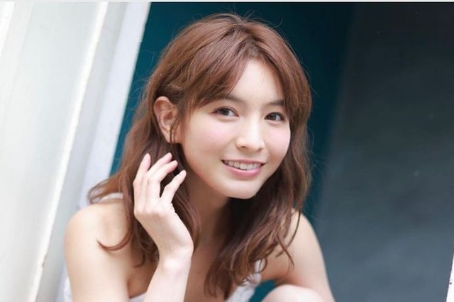 ほのか、太ももまぶしい部屋着姿を公開！ 画像