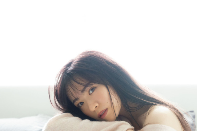 乃木坂46・渡辺みり愛、写真集から美脚大胆露出のカットが先行公開 画像