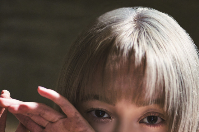 玉城ティナ、デビュー10周年記念写真集 『世界』 10月発売!蜷川実花が全編撮影 画像