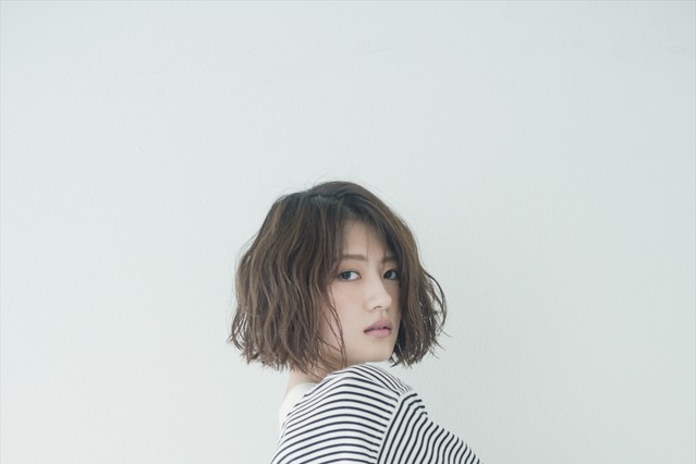 若月佑美、貴重な美尻カット公開!「リアル感じて」と仕上がりに自信 画像