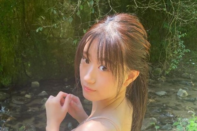 NMB48・上西怜が美ヒップ披露！セクシー水着ショットに「たまりません」「最高です」の声 画像