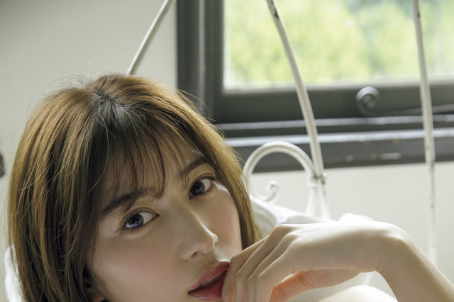 元OLのグラビアアイドル・雪平莉左、“エチエチお姉さん”悩殺ボディを披露 画像