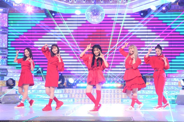 フジ女性アナ「ものまねNiziU」が「ものまねBTS」とダンス対決! 画像