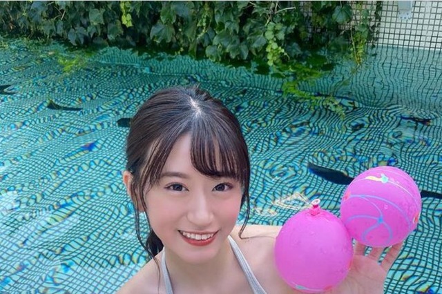 NMB48・上西怜、思わず目がいく谷間ショット公開！「見惚れてしまう」「スタイル最高」 画像