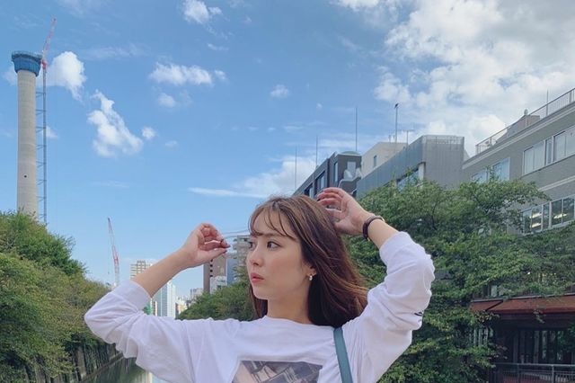 石川恋、ロングスカートの秋用私服ファッション公開！「女性らしく上品」「素敵」の声 画像