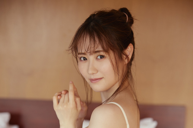 NGT48の“きれいなお姉さん”西潟茉莉奈、写真集から覚悟のランジェリーショット公開に 画像