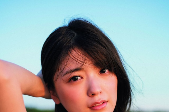 “戦隊美女”工藤美桜、初写真集のテーマは“幼馴染の距離感”！水着に初挑戦のランジェリーも！ 画像