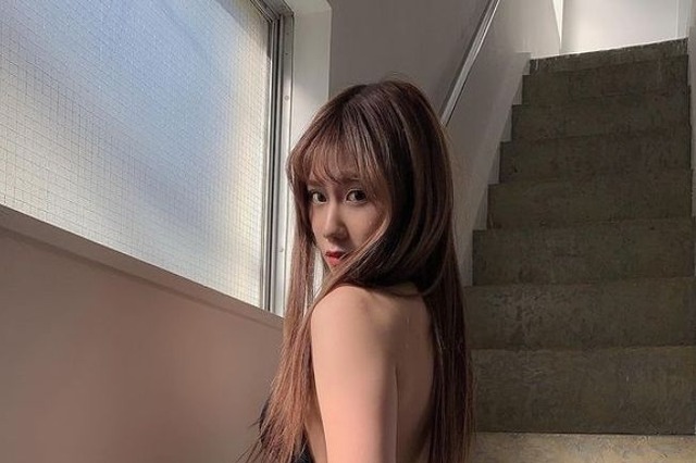 NMB48・石田優美、レアな水着ショット披露！美しいヒップラインに反響 画像