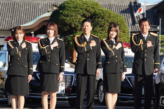 乃木坂46山崎怜奈・飯豊まりえ・AKB48向井地美音らが警察官の制服姿で特殊詐欺撲滅を呼びかけ 画像