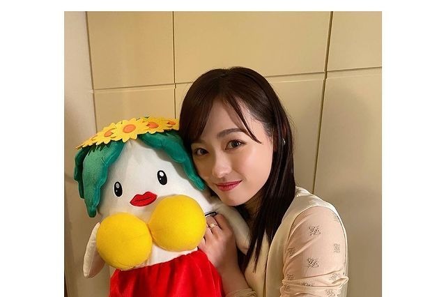 福原遥のぬいぐるみとの密着ツーショットにファン悶絶「愛しくて言葉にならない」「胸きゅん」 画像