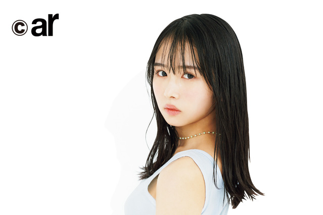 日向坂46・上村ひなの、透明感たっぷりのタンクトップ姿を披露! 画像