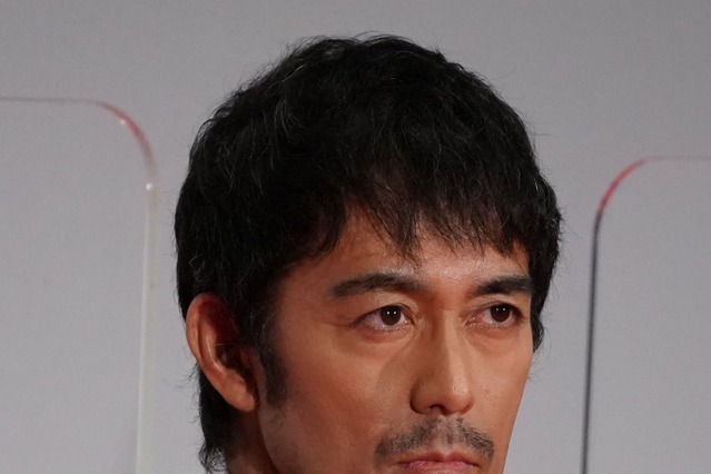 阿部寛、モノマネ芸人にダメ出し「ヒゲが強調しすぎ」 画像