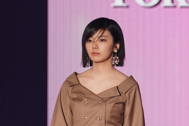 櫻坂46・藤吉夏鈴、電話対応マナーでグダグダ大混乱!ネット大爆笑「腹よじれた」 画像