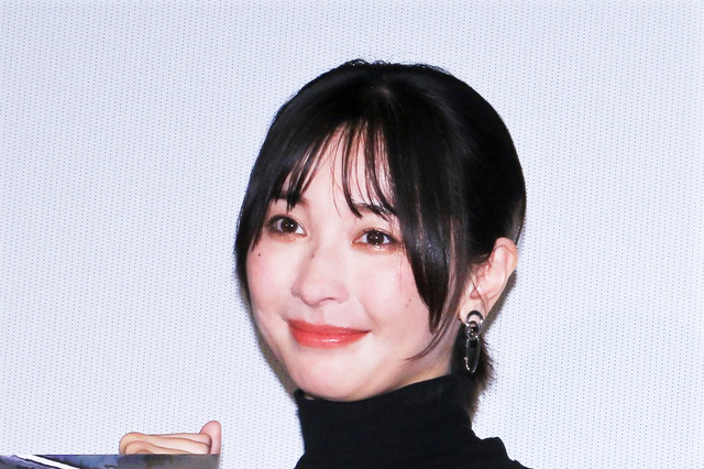 山崎真実、“過激な肌の露出シーン”にも「安心して撮影できました！」 画像