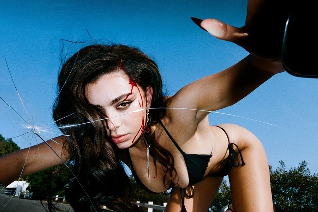 チャーリーXCX、最新アルバム収録曲「Baby」先行リリース！ 画像