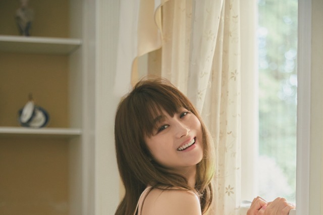 鈴木奈々、初写真集で大胆な美尻カット！ 画像