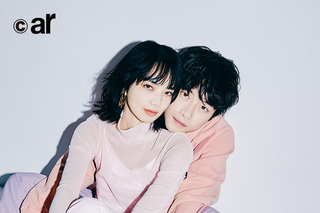映画『余命10年』で話題の小松菜奈&坂口健太郎、女性誌で胸キュンショット 画像