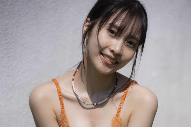佐野ひなこ、写真集発売記念で4年ぶりリアルイベント開催!セクシーなアザーカットも公開! 画像