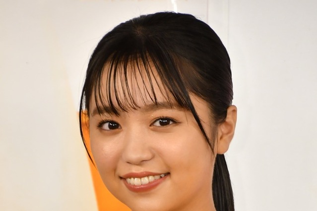 大原優乃、タンクトップ姿の無防備な胸元にファン興奮！ 画像