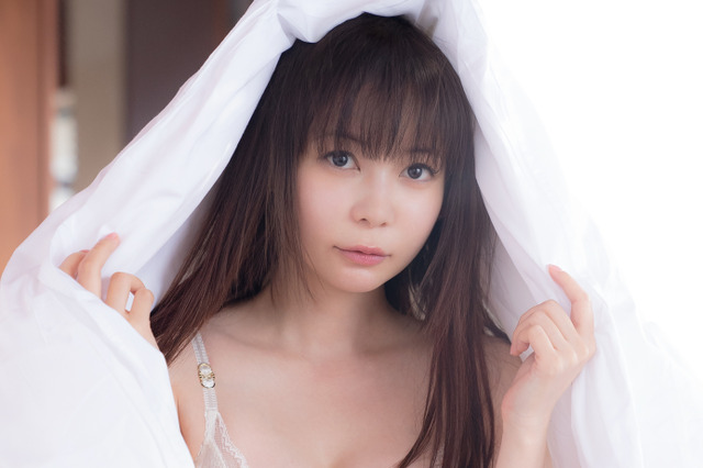 中川翔子、17年ぶりの“ガチすっぴん”＆純白ランジェリー姿披露 画像