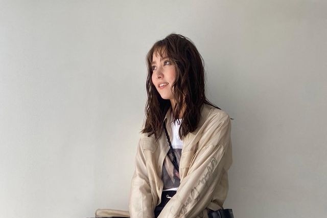 石川恋、トラウデン直美とおそろいのトラ柄ミュールでテンションMAX!「素敵なコーデ」「とっても可愛い」 画像