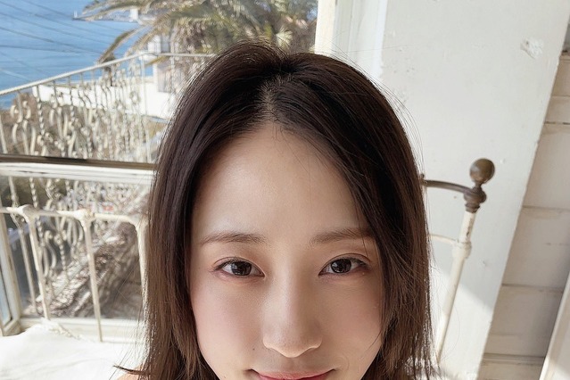 澄田綾乃、谷間セクシーな大胆ランジェリーカット公開! 画像
