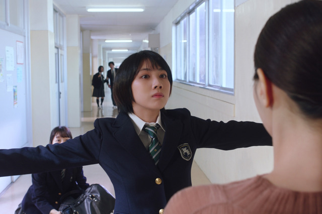 松本穂香&西野七瀬が白熱ダンスバトル!au“意識高すぎ!高杉くん”シリーズ新CM 画像